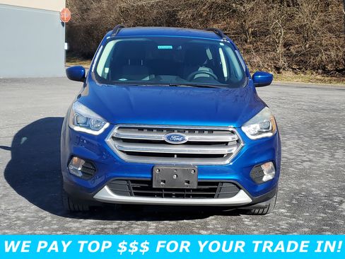Used 2017 Ford Escape SE w/ Equipment Group 201A image 2