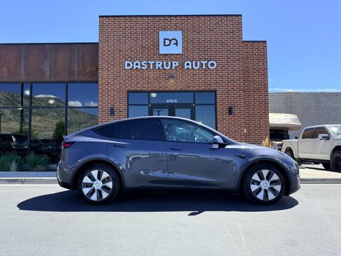 Used 2022 Tesla Model Y Long Range AWD/4WD image 8