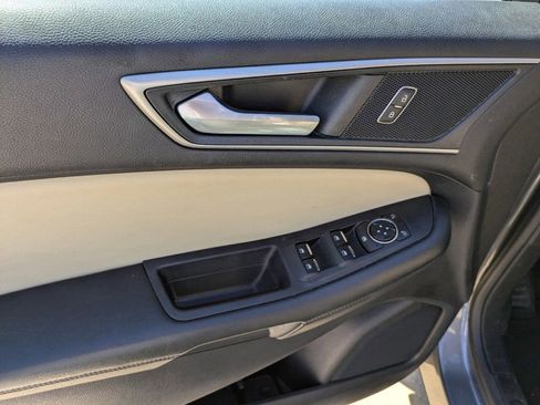 Used 2022 Ford Edge SEL image 9