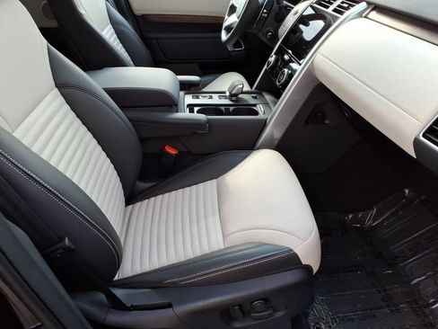 Certified 2025 Land Rover Discovery Dynamic SE AWD/4WD image 7