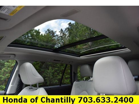 Used 2025 Toyota Grand Highlander AWD image 21