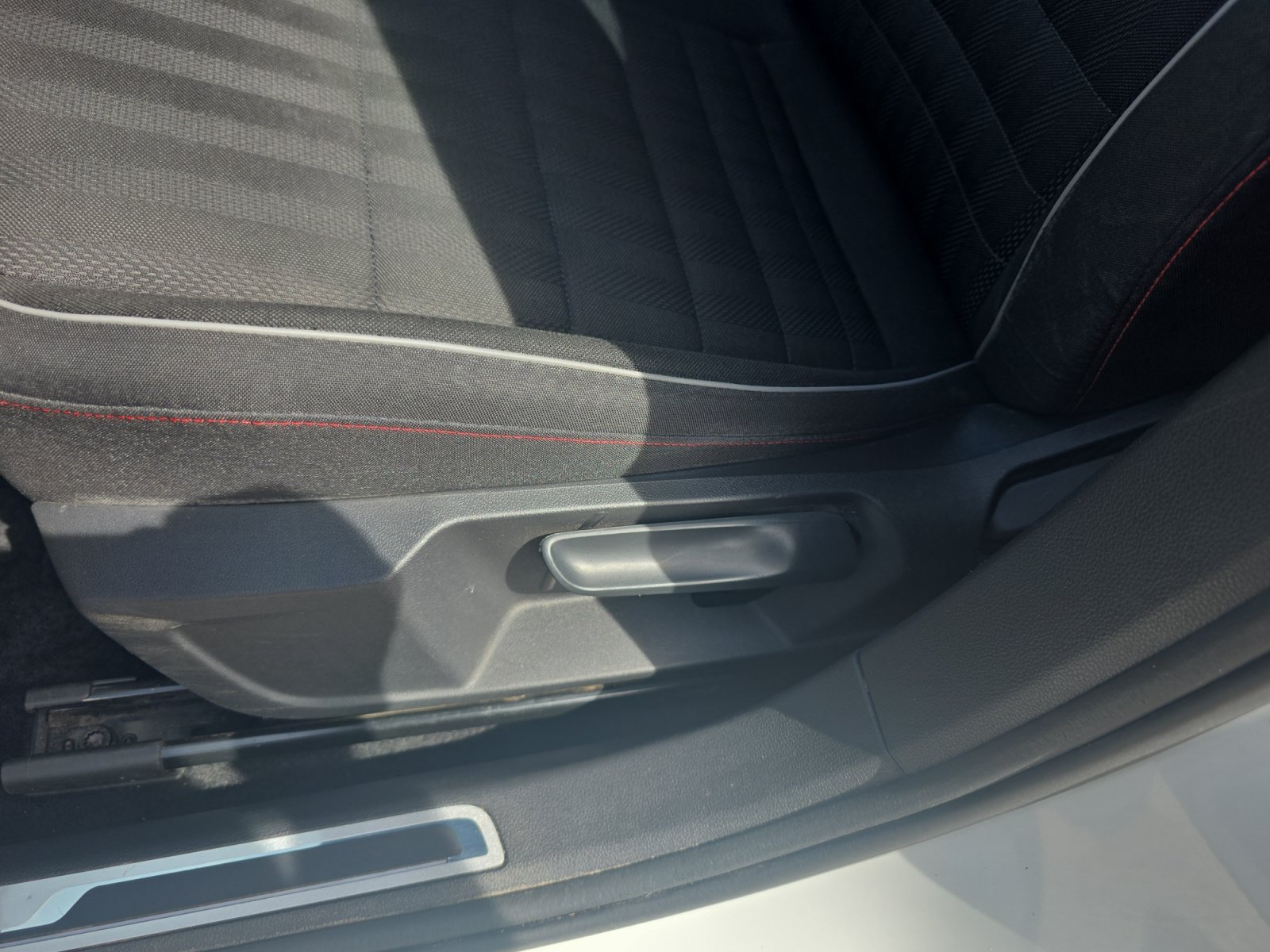Used 2019 Volkswagen Jetta GLI FWD image 14