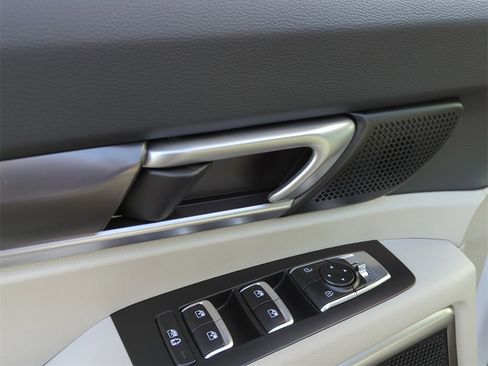 New 2025 Kia Telluride S image 21