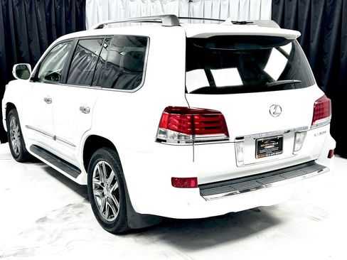 Used 2013 Lexus LX 570 4WD w/ Luxury Pkg image 8