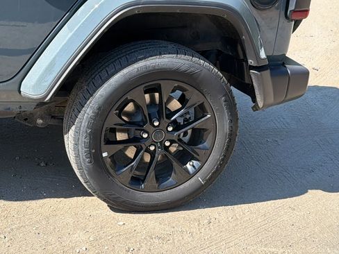 Used 2025 Jeep Wrangler Sahara w/ Safety Group image 12