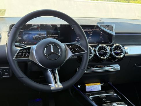 New 2026 Mercedes-Benz GLB 250 4MATIC image 28
