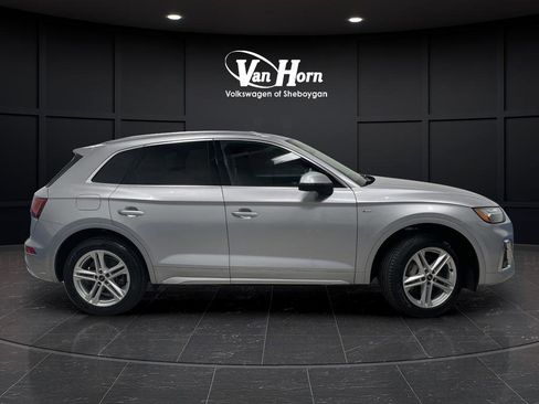 Used 2024 Audi Q5 e Premium Plus w/ Premium Plus Package AWD/4WD image 2