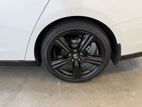 Used 2025 Honda Accord Sport image 15