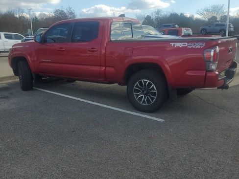 Used 2021 Toyota Tacoma TRD Sport w/ Technology Package image 3