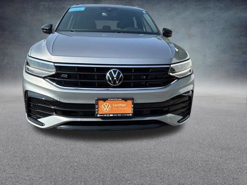 Used 2023 Volkswagen Tiguan SE R-Line AWD/4WD image 8