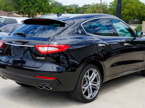 Used 2019 Maserati Levante S image 6