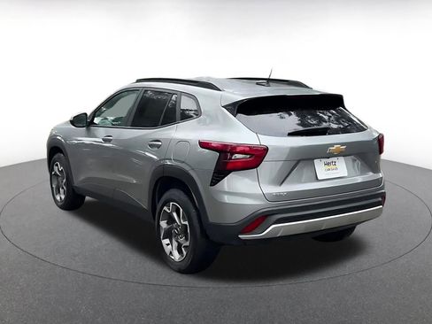 Used 2025 Chevrolet Trax LT image 11