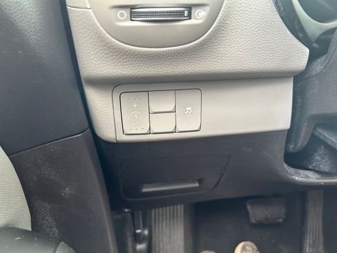Used 2015 Kia Soul FWD image 16