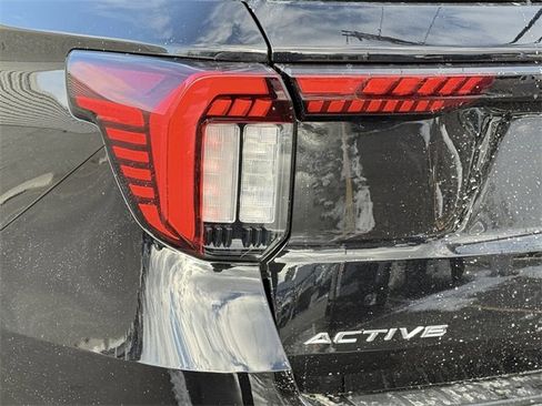 New 2026 Ford Explorer Active w/ Active Comfort Package image 8