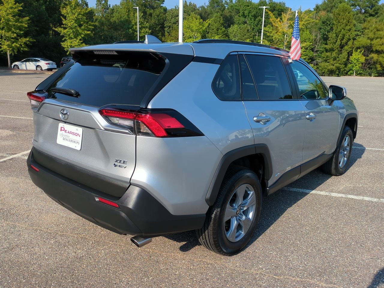 Used 2025 Toyota RAV4 XLE AWD/4WD image 4