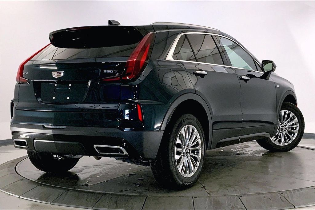Used 2024 Cadillac XT4 Premium Luxury w/ Cold Weather Package FWD image 12