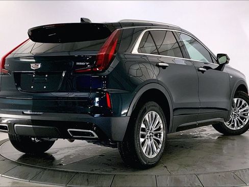 Used 2024 Cadillac XT4 Premium Luxury w/ Cold Weather Package FWD image 12
