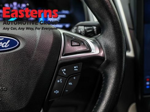 Used 2023 Ford Edge SEL image 16