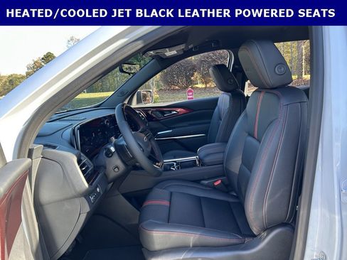 New 2026 Chevrolet Traverse RS image 5