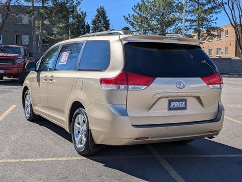 Used 2011 Toyota Sienna LE w/ Towing Pkg image 7