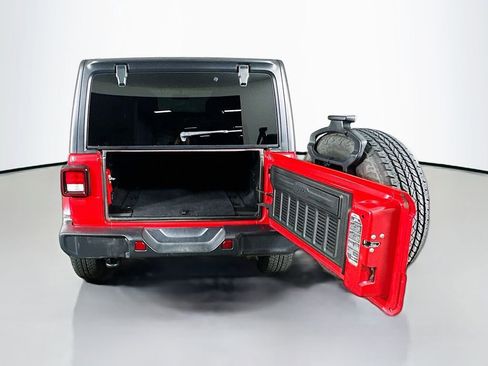 Used 2019 Jeep Wrangler Unlimited Sahara image 30