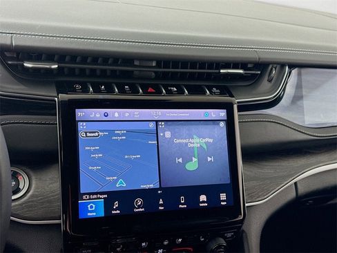 Used 2022 Jeep Grand Cherokee Limited w/ Luxury Tech Group II image 9