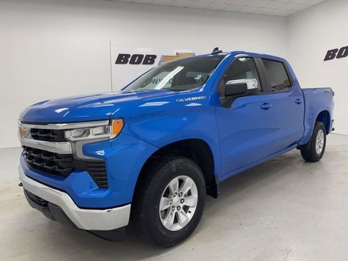 Used 2025 Chevrolet Silverado 1500 LT AWD/4WD image 1