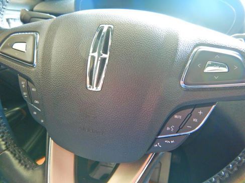 Used 2017 Lincoln MKC Reserve w/ Lincoln MKC Climate Package AWD/4WD image 21