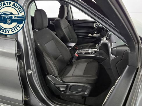 Used 2022 Ford Explorer XLT AWD/4WD image 4