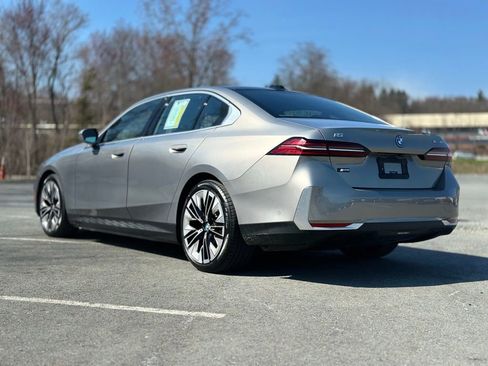 Certified 2025 BMW i5 xDrive40 w/ Executive Package AWD/4WD image 4