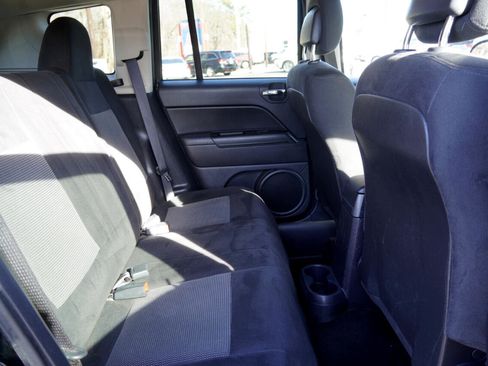 Used 2015 Jeep Compass Sport image 9