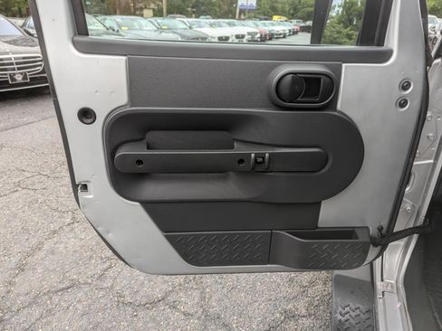 Used 2010 Jeep Wrangler Unlimited Sahara w/ Trailer Tow Group AWD/4WD image 11