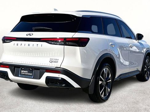 Certified 2025 INFINITI QX60 Luxe w/ Vision Package image 2