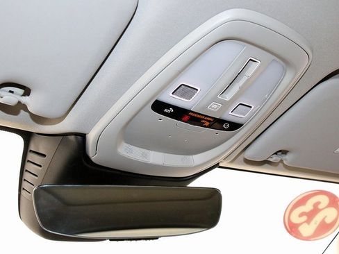 Used 2023 Volvo XC60 B5 Plus w/ Protection Package Premier image 21