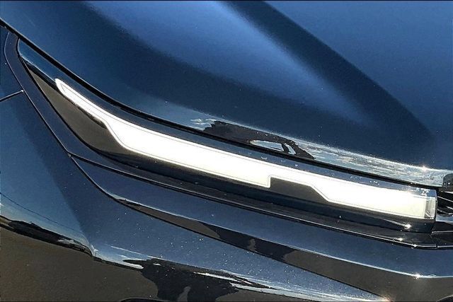 Used 2025 Chevrolet Traverse RS w/ LPO, Floor Liner Package FWD image 31