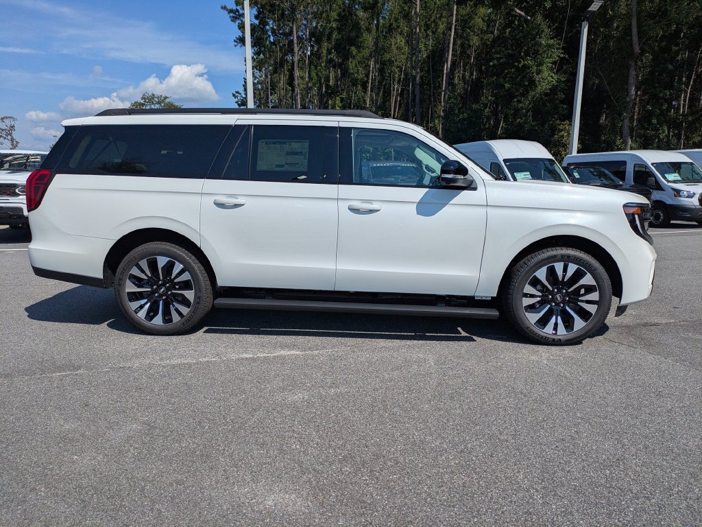 New 2027 Ford Expedition Max Platinum AWD/4WD image 3