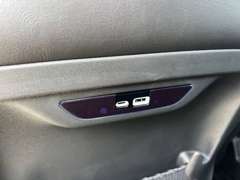 New 2026 Chrysler Pacifica Limited image 17