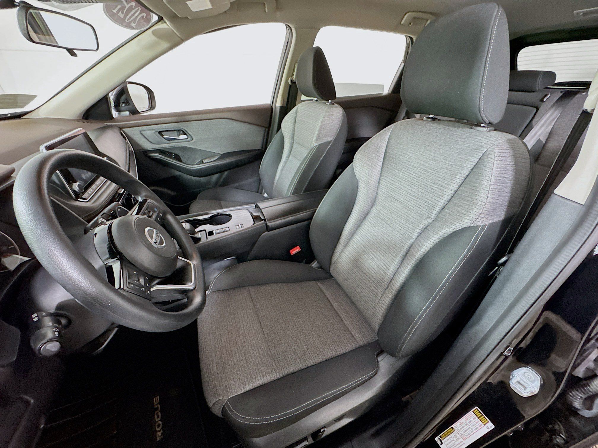 Used 2021 Nissan Rogue SV FWD image 13