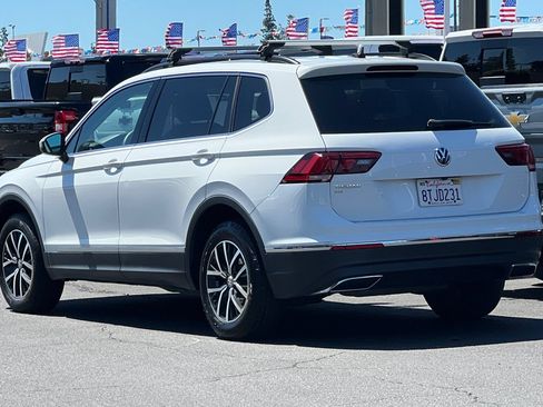 Used 2020 Volkswagen Tiguan SE w/ Panoramic Sunroof Package FWD image 7
