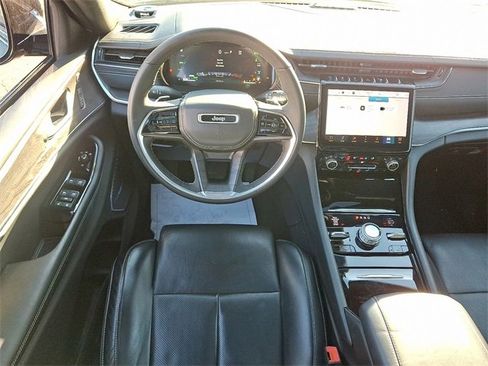 Used 2023 Jeep Grand Cherokee Overland w/ Luxury Tech Group IV image 12