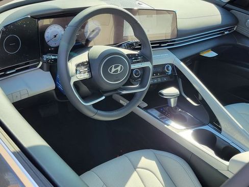 New 2026 Hyundai Elantra Limited FWD image 5