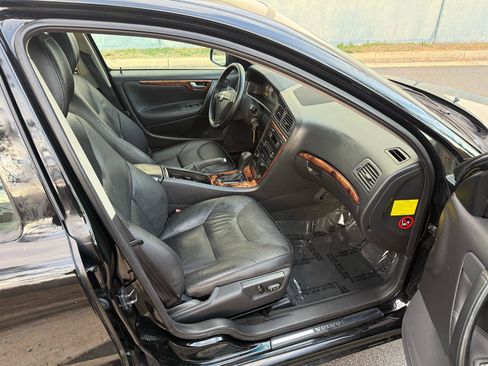 Used 2005 Volvo S60 2.5T image 8