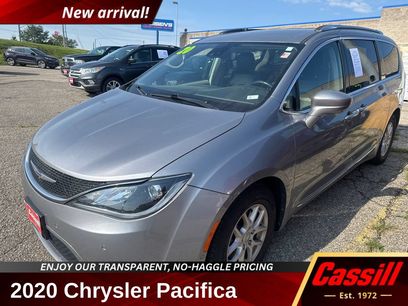 Used 2020 Chrysler Pacifica Touring-L w/ Advanced Safetytec Group