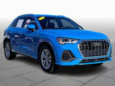 Used 2023 Audi Q3 2.0T Premium w/ Convenience Package image 2