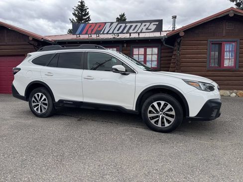 Used 2021 Subaru Outback Premium AWD/4WD image 3