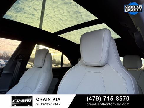 Used 2024 Porsche Macan 4 Electric image 21