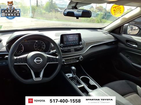 Used 2024 Nissan Altima 2.5 SV FWD image 12