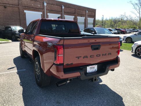 Certified 2025 Toyota Tacoma TRD Sport w/ TRD Sport Upgrade Package image 5