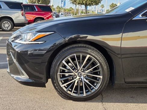 Used 2025 Lexus ES 300h w/ Premium Package FWD image 9