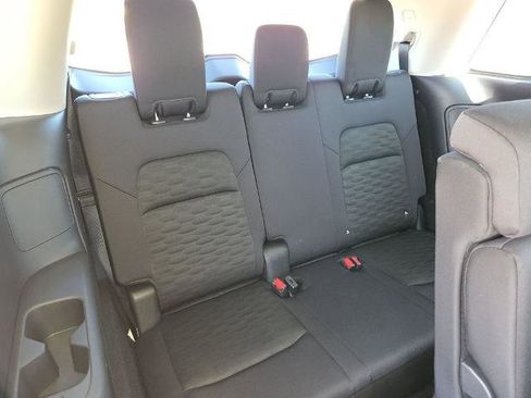 Certified 2025 Nissan Pathfinder SV image 14